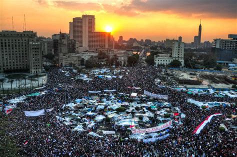 A Revolução de 25 de Janeiro; Uma Análise Detalhada da Luta Egípcia por Democracia e Liberdade