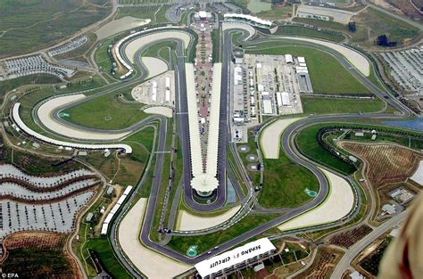 Malaysia GP: Uma Batalha de Máquinas e Estratégia Intensa em Sepang