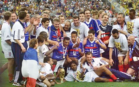 A Conquista da Copa do Mundo de 1998: Uma História de Redenção e Triunfo Francês